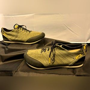 ALTRA Wahweap Outdoor Walking Running Hiking Trail Shoes Sneakers Mens Sz 11